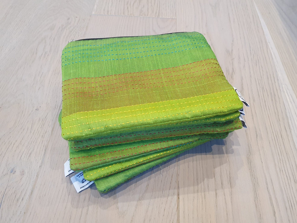 Mini zip clutch