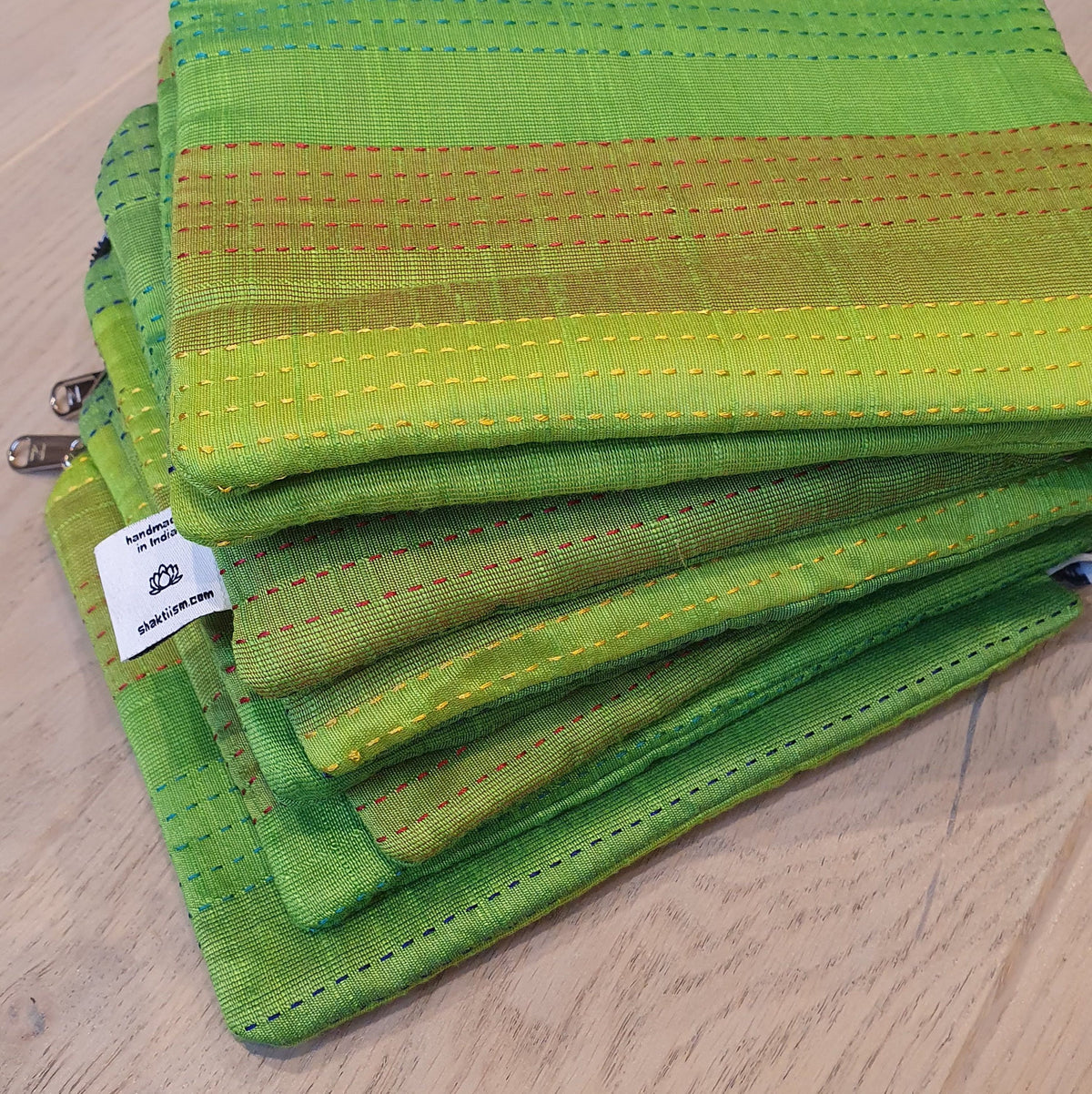 Mini zip clutch