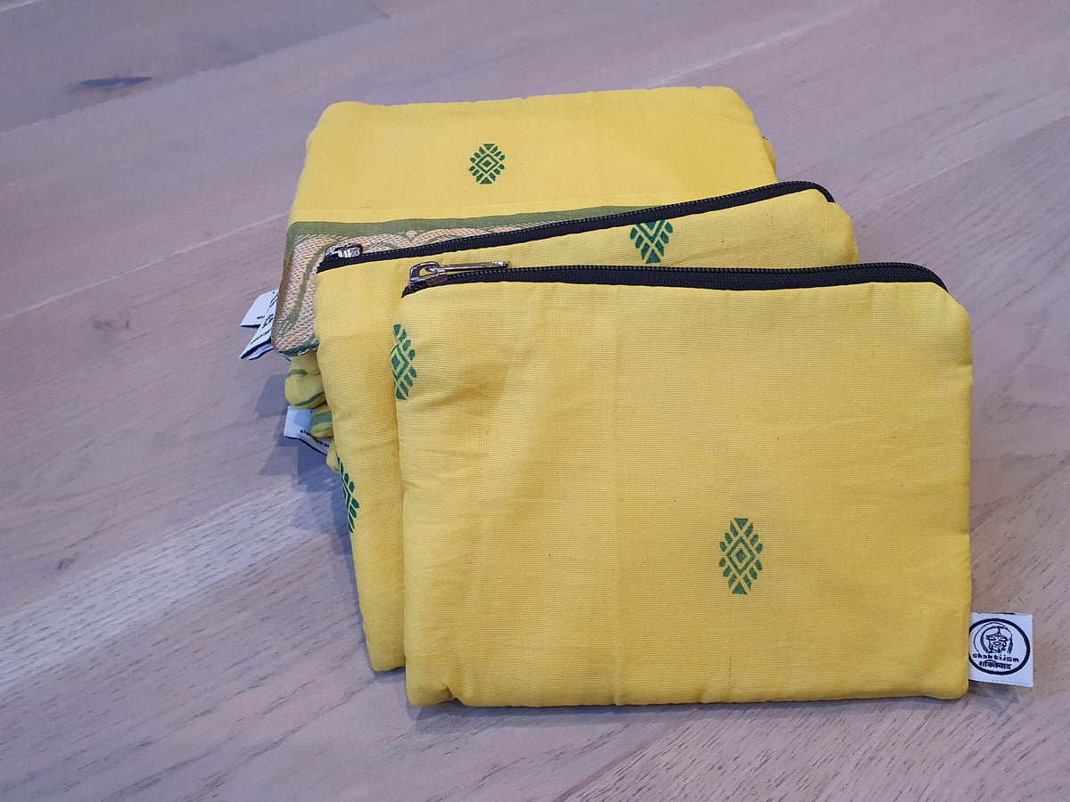 Mini zip clutch