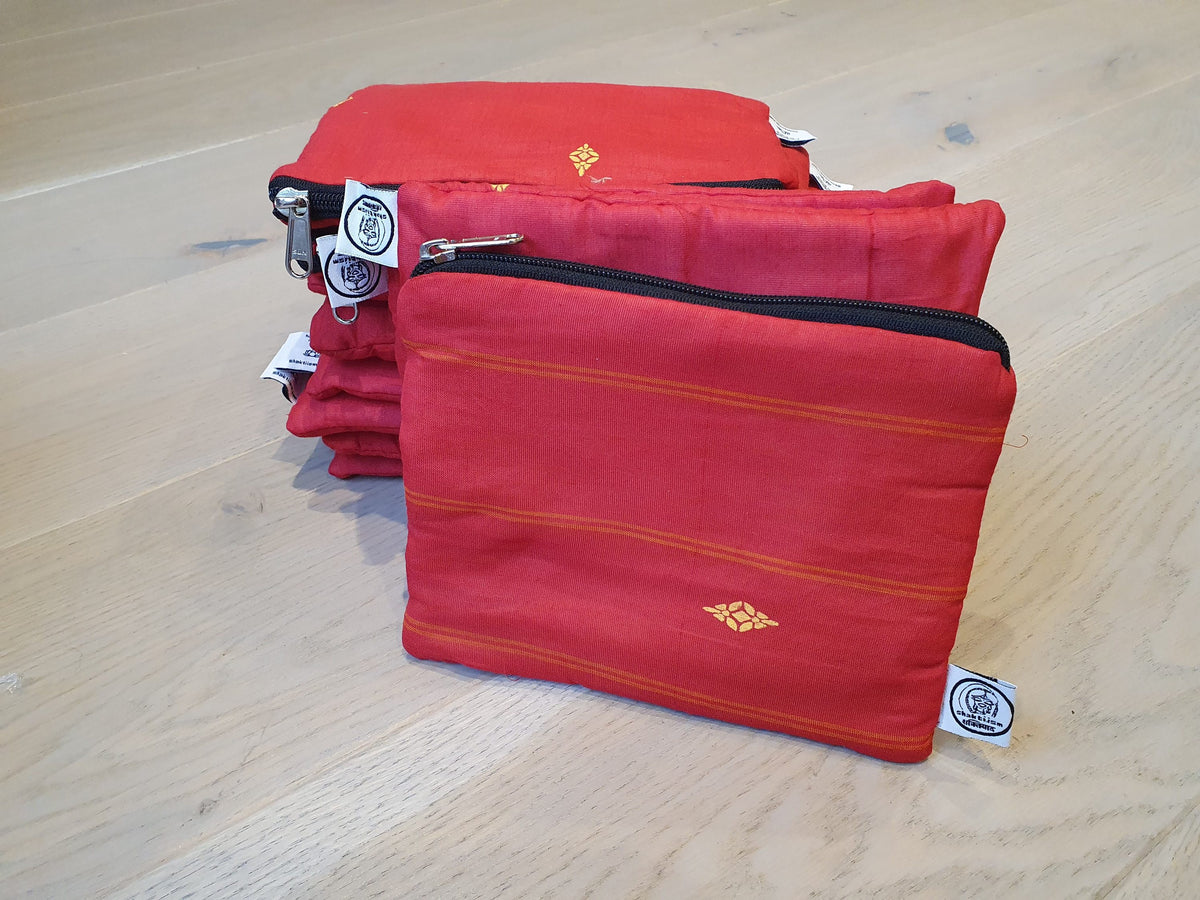 Mini zip clutch