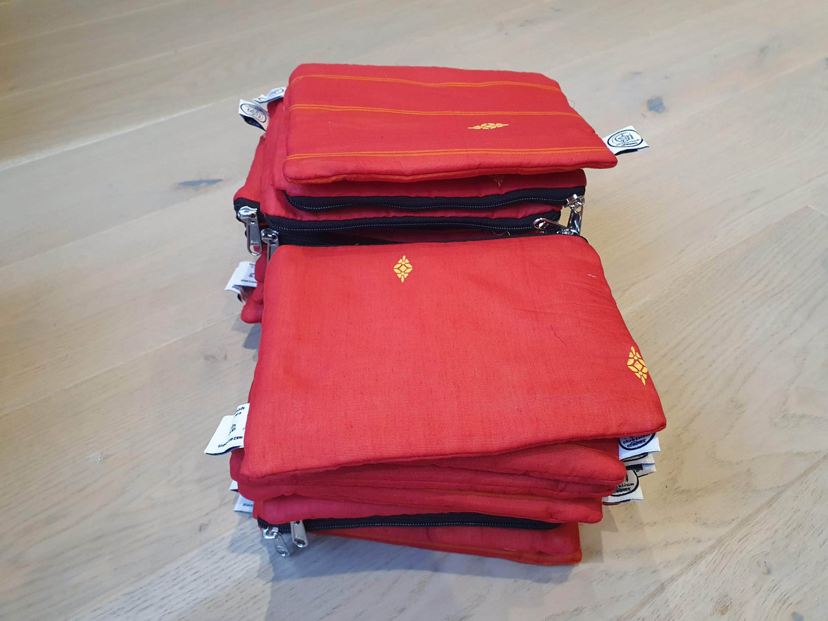 Mini zip clutch