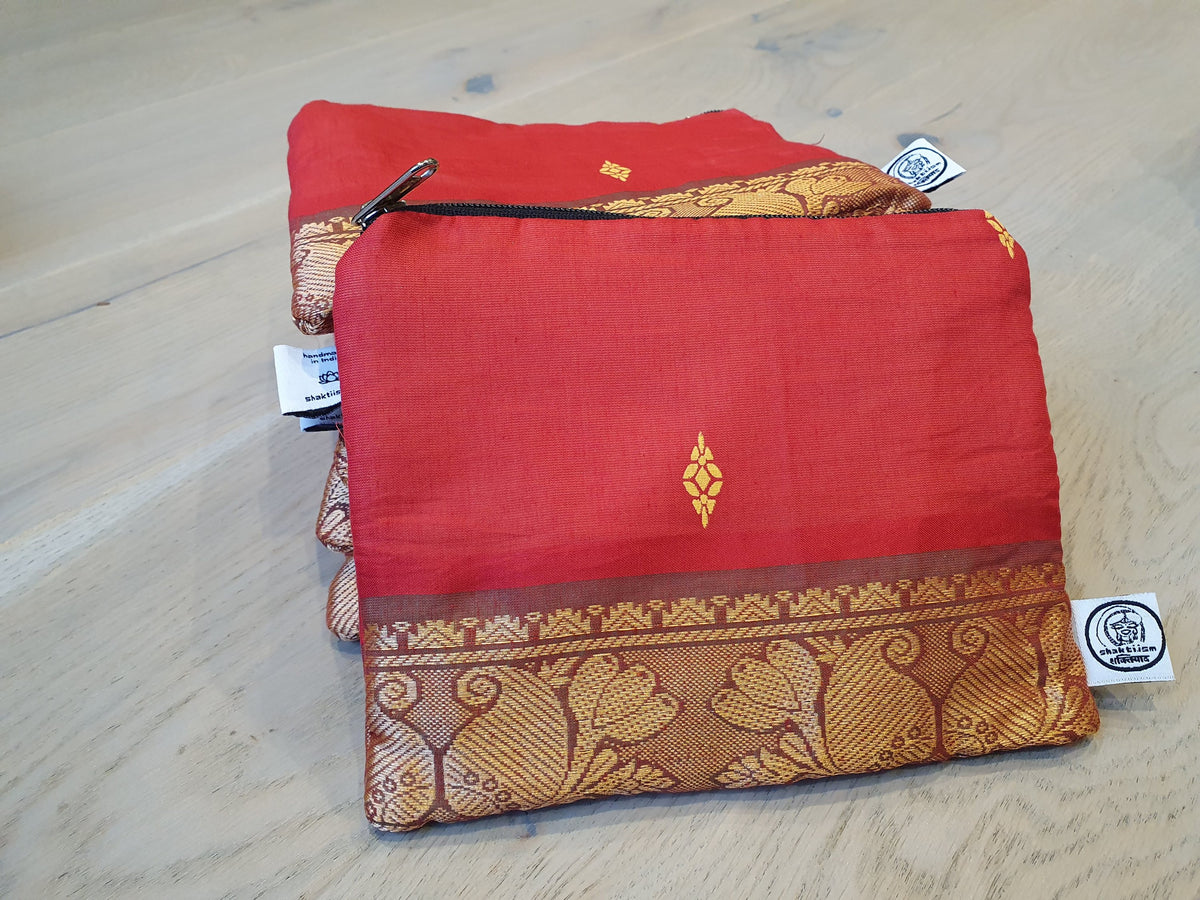 Mini zip clutch