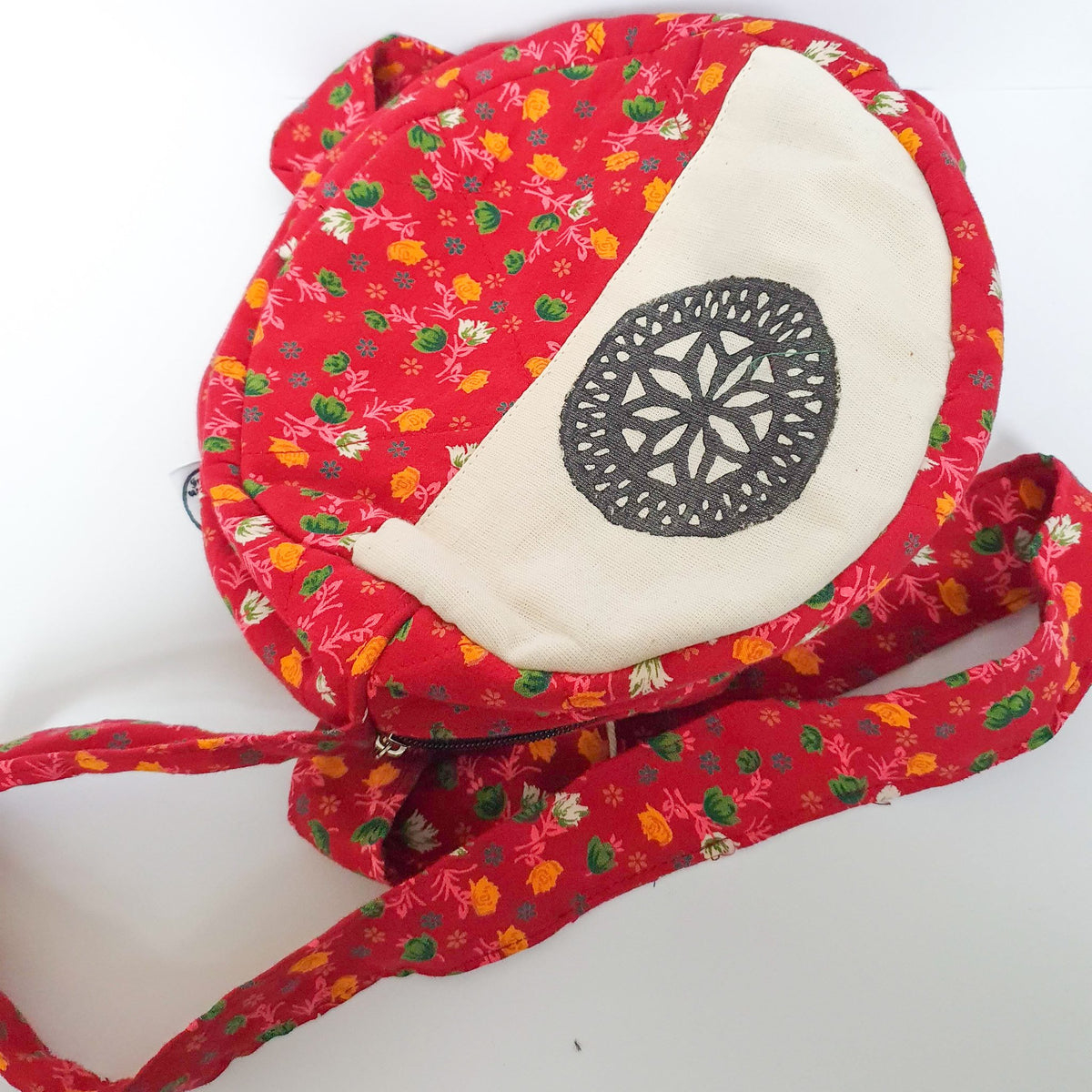 Round sari shoulder bag