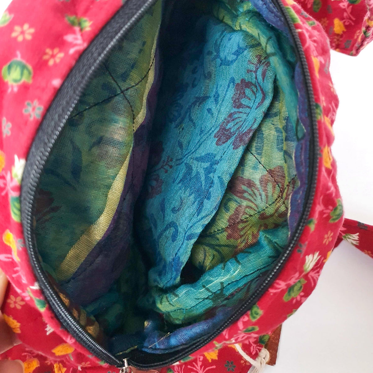 Round sari shoulder bag