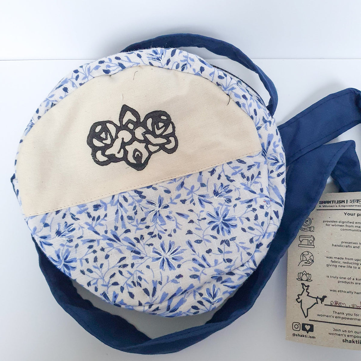 Round sari shoulder bag